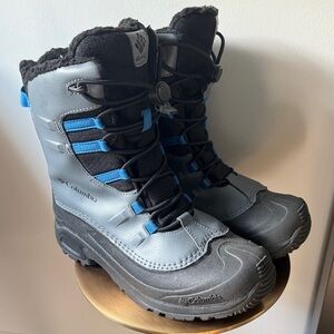 Columbia Bugaboot Celsius 400g (Youth)— Big Kids 7, Black/Graphite/Blue